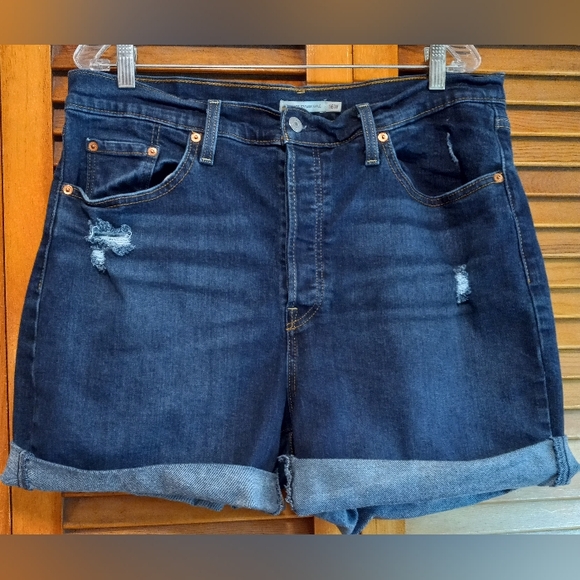Levi's Rib Cage Straight Ankle Cut Off Jean Shorts Size 16W Women's - Picture 1 of 15